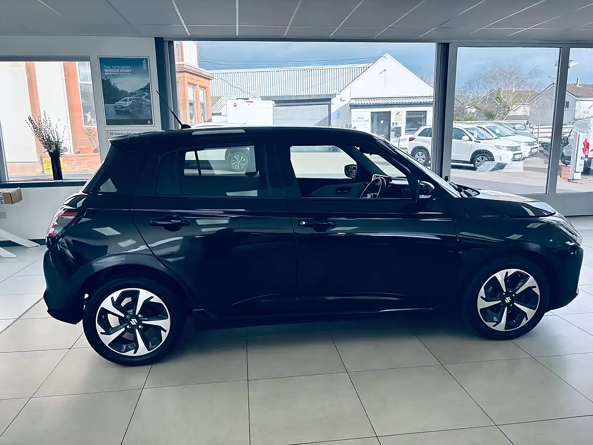 Used 2024 Suzuki Swift Ultra Black - Interior and Exterior details 4