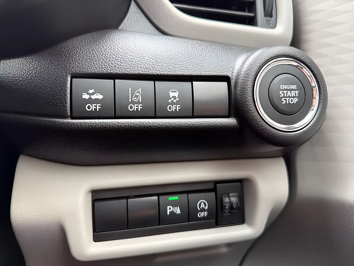 Used 2024 Suzuki Swift Ultra Red - Interior and Exterior details 19