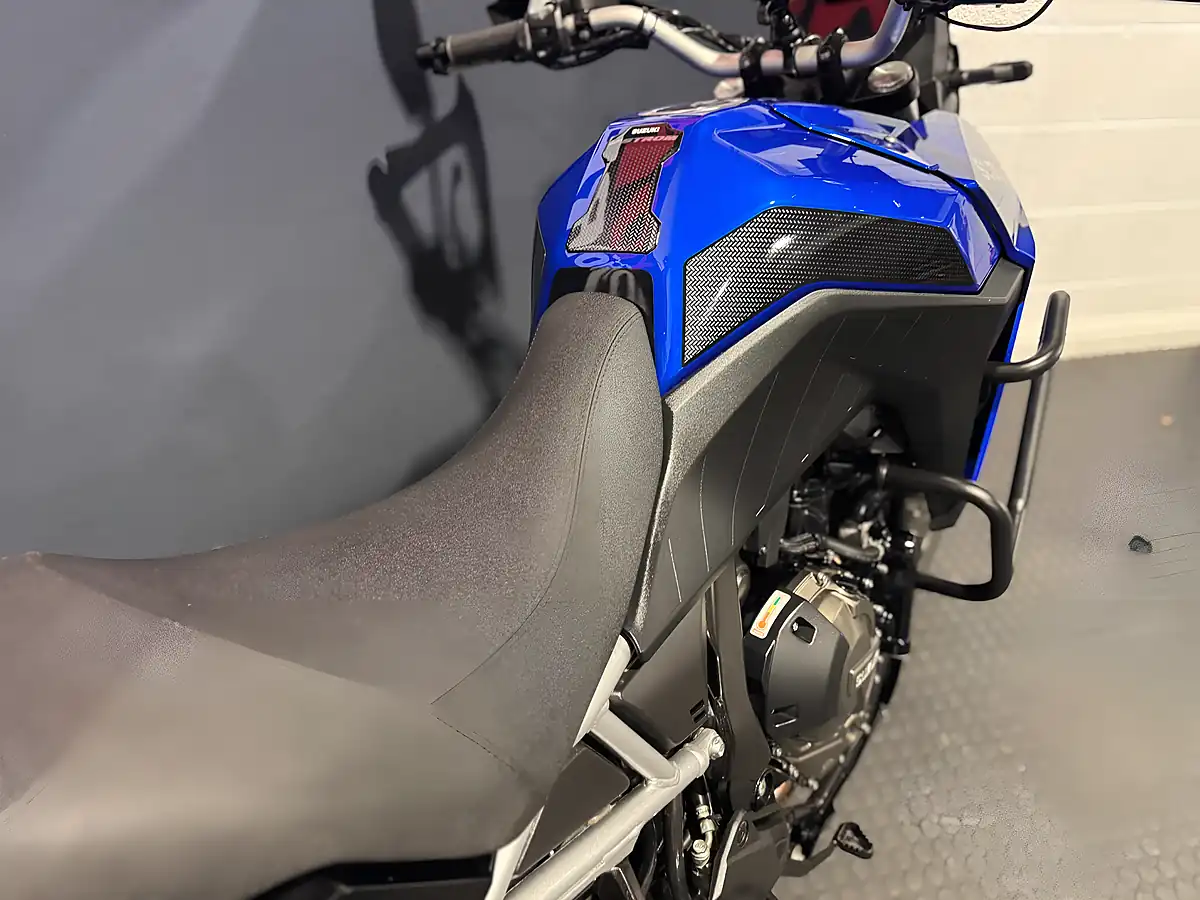 Used 2024 Suzuki V-Strom 800 - Interior and Exterior details 12