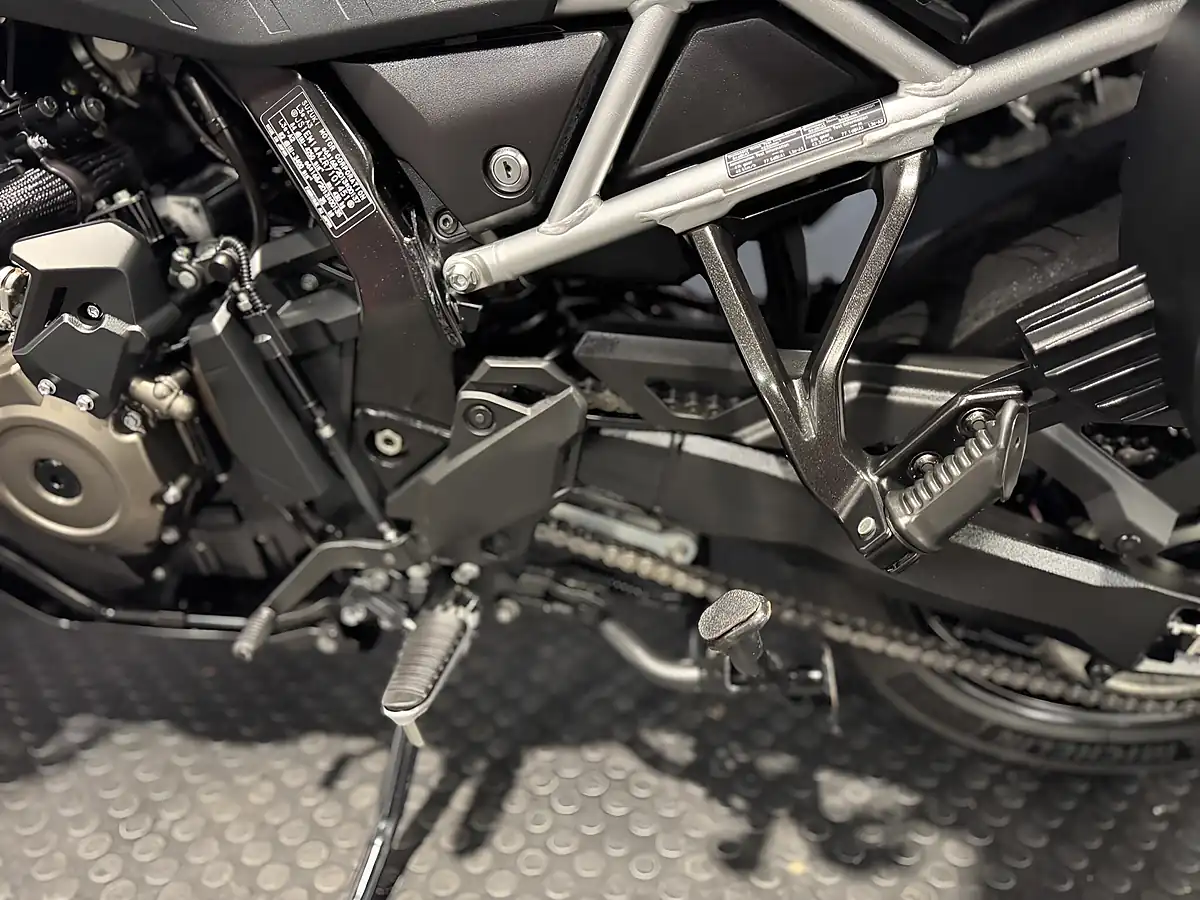 Used 2024 Suzuki V-Strom 800 - Interior and Exterior details 19