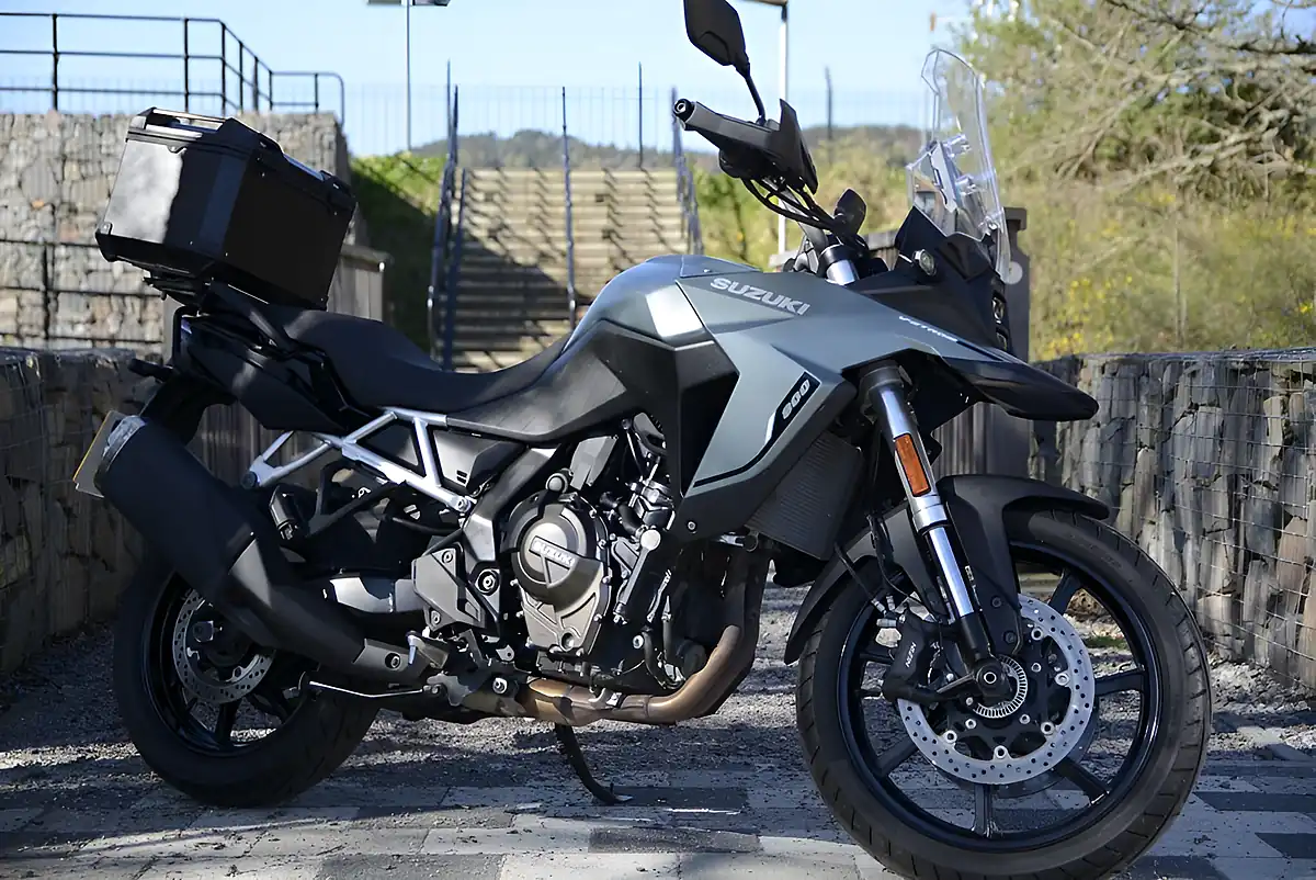 Used 2024 Suzuki V-Strom Re Green - Front View