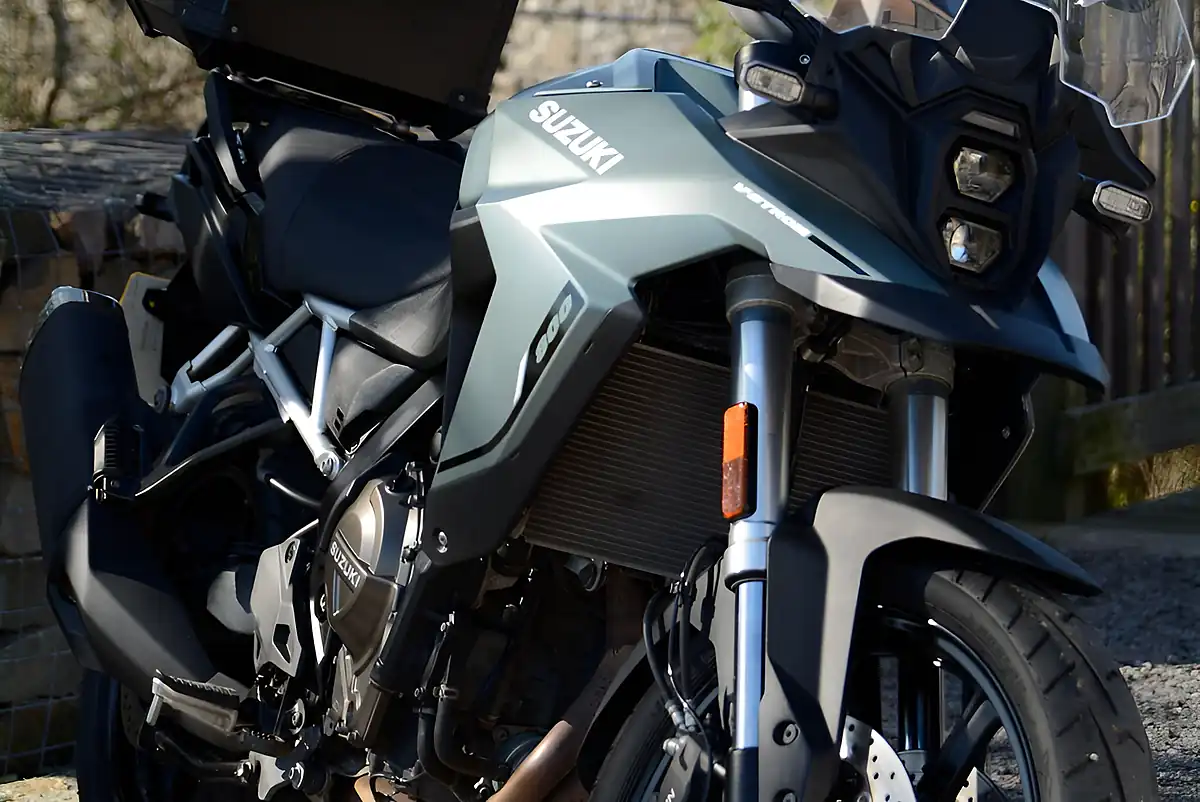 Used 2024 Suzuki V-Strom Re Green - Interior and Exterior details 10