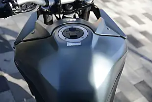 Used 2024 Suzuki V-Strom Re Green - Interior and Exterior details 14