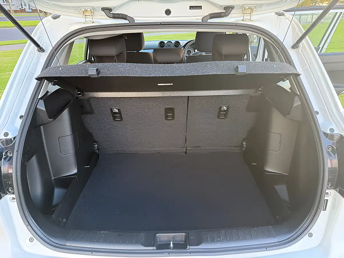 Used 2024 Suzuki Vitara Go White - Interior and Exterior details 8