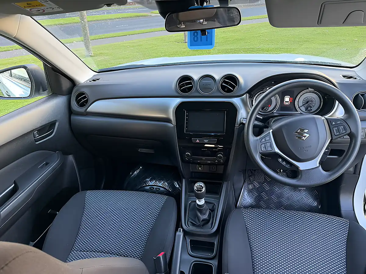 Used 2024 Suzuki Vitara Go White - Interior and Exterior details 9