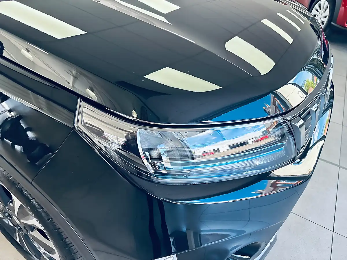 Used 2024 Suzuki Vitara SZ5 Black - Interior and Exterior details 15