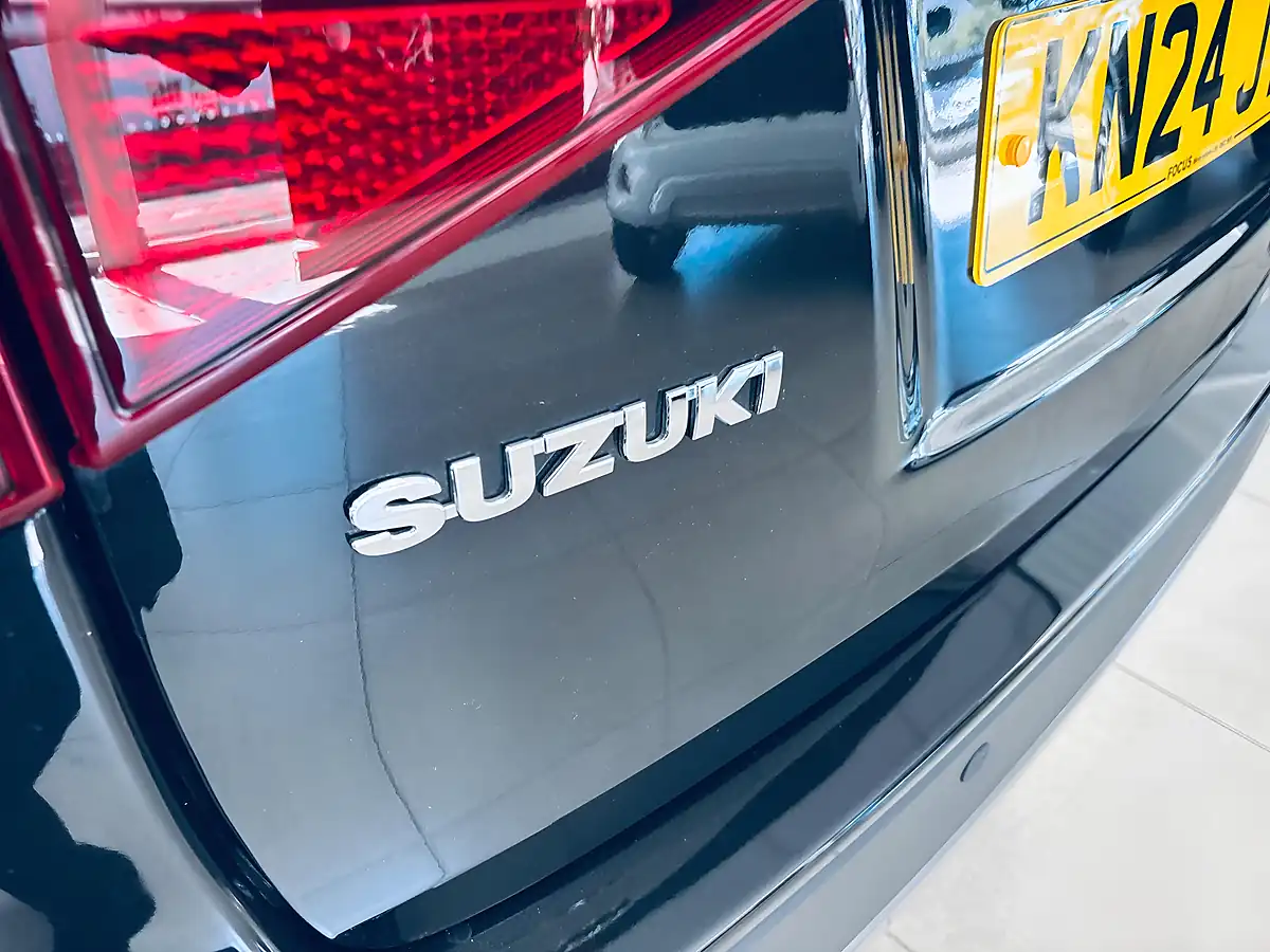 Used 2024 Suzuki Vitara SZ5 Black - Interior and Exterior details 20