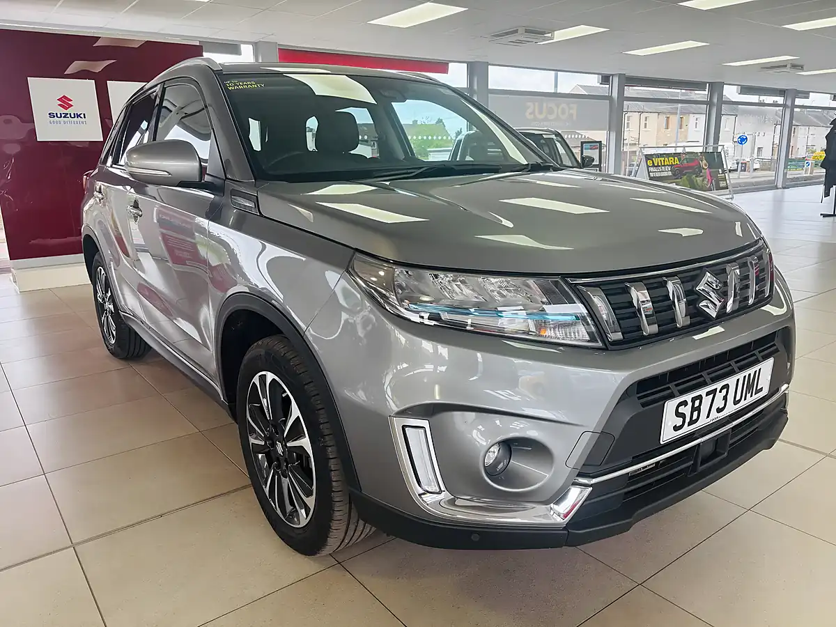 Used 2024 Suzuki Vitara SZ5 Grey - Front View