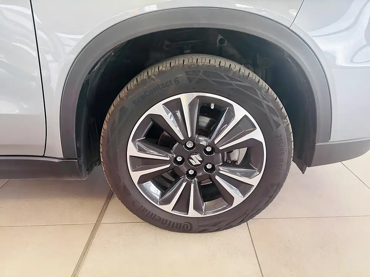 Used 2024 Suzuki Vitara SZ5 Grey - Interior and Exterior details 13