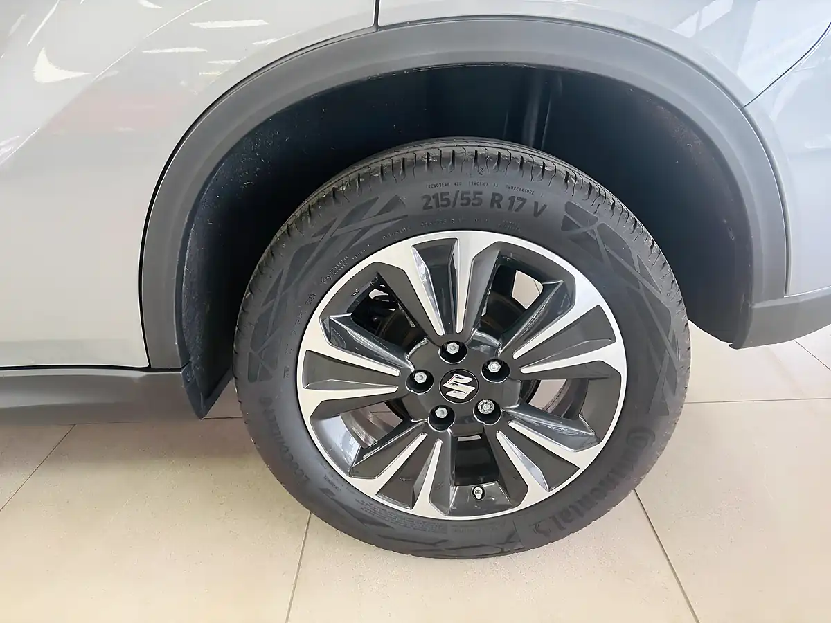 Used 2024 Suzuki Vitara SZ5 Grey - Interior and Exterior details 17