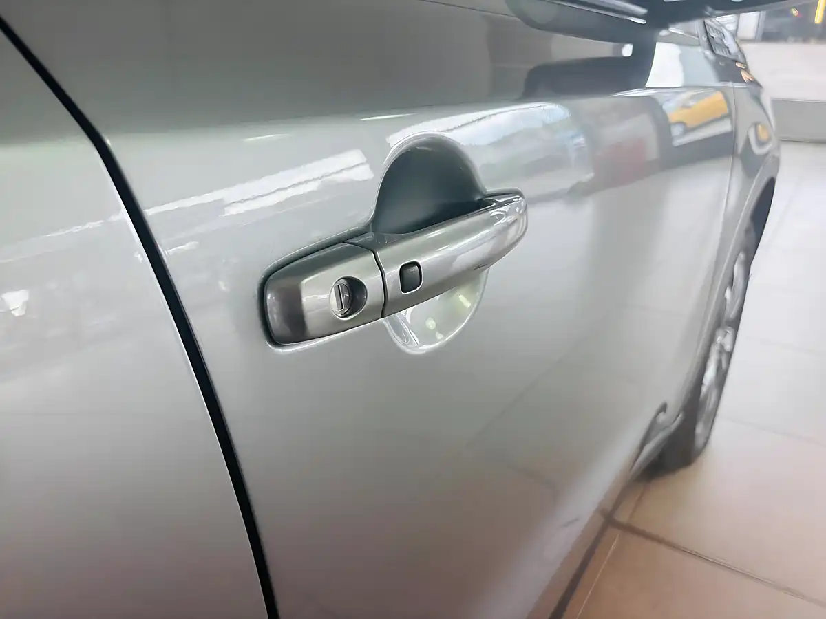 Used 2024 Suzuki Vitara SZ5 Grey - Interior and Exterior details 9