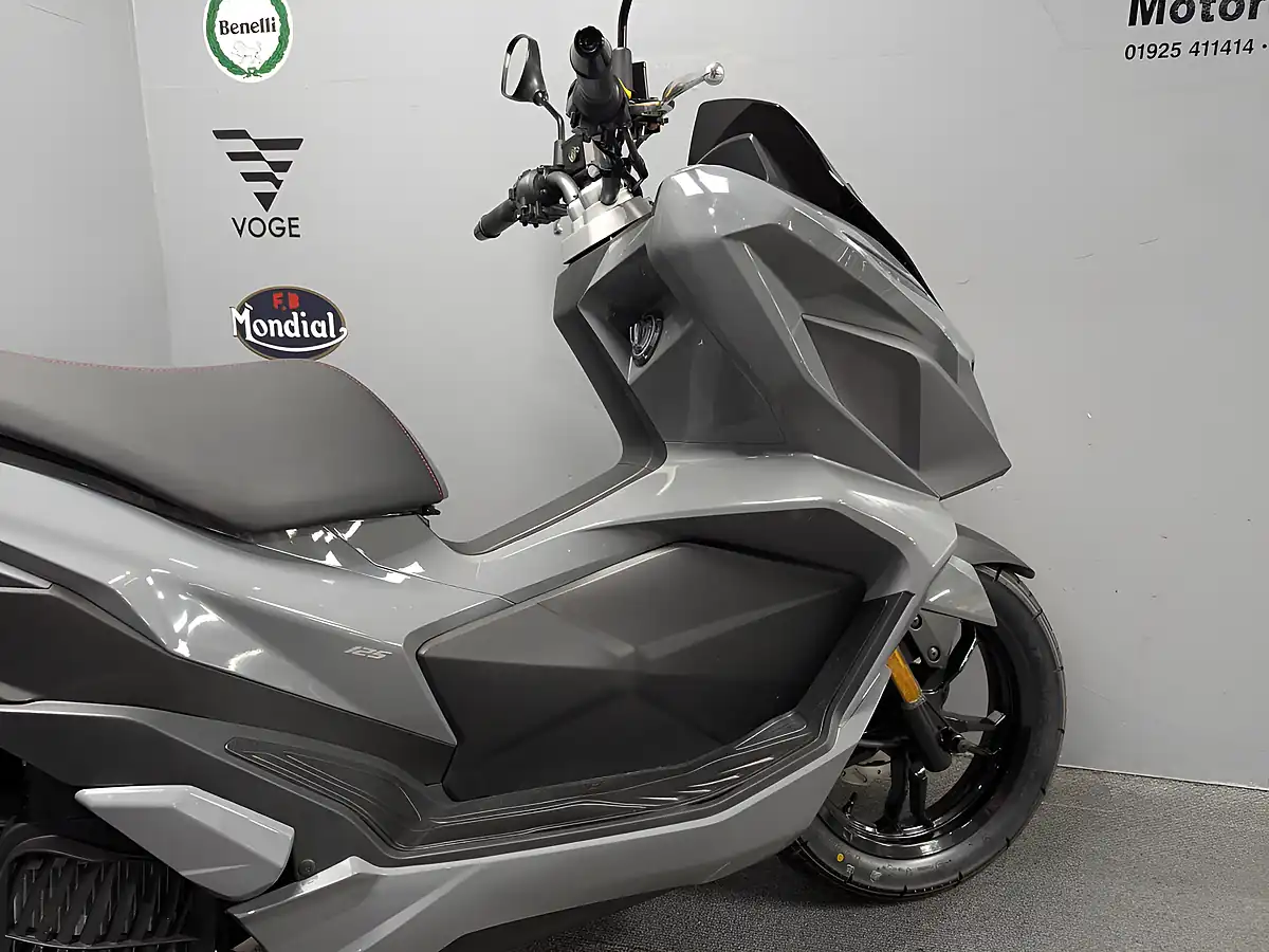 Used 2024 Sym Jet X 125 Pre Reg Grey - Interior and Exterior details 8