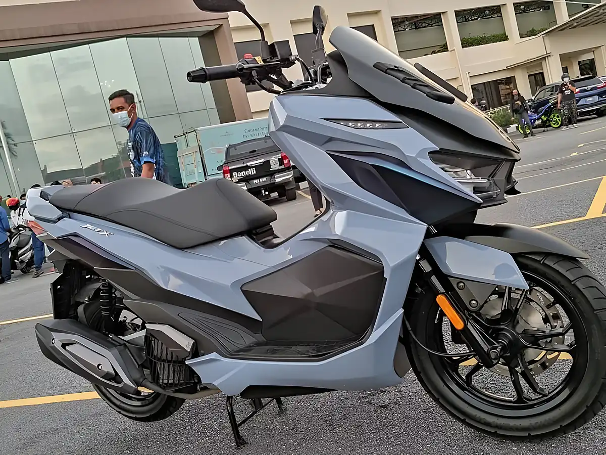 Used 2024 Sym Jet X Black/Grey/Red/White - Interior and Exterior details 9