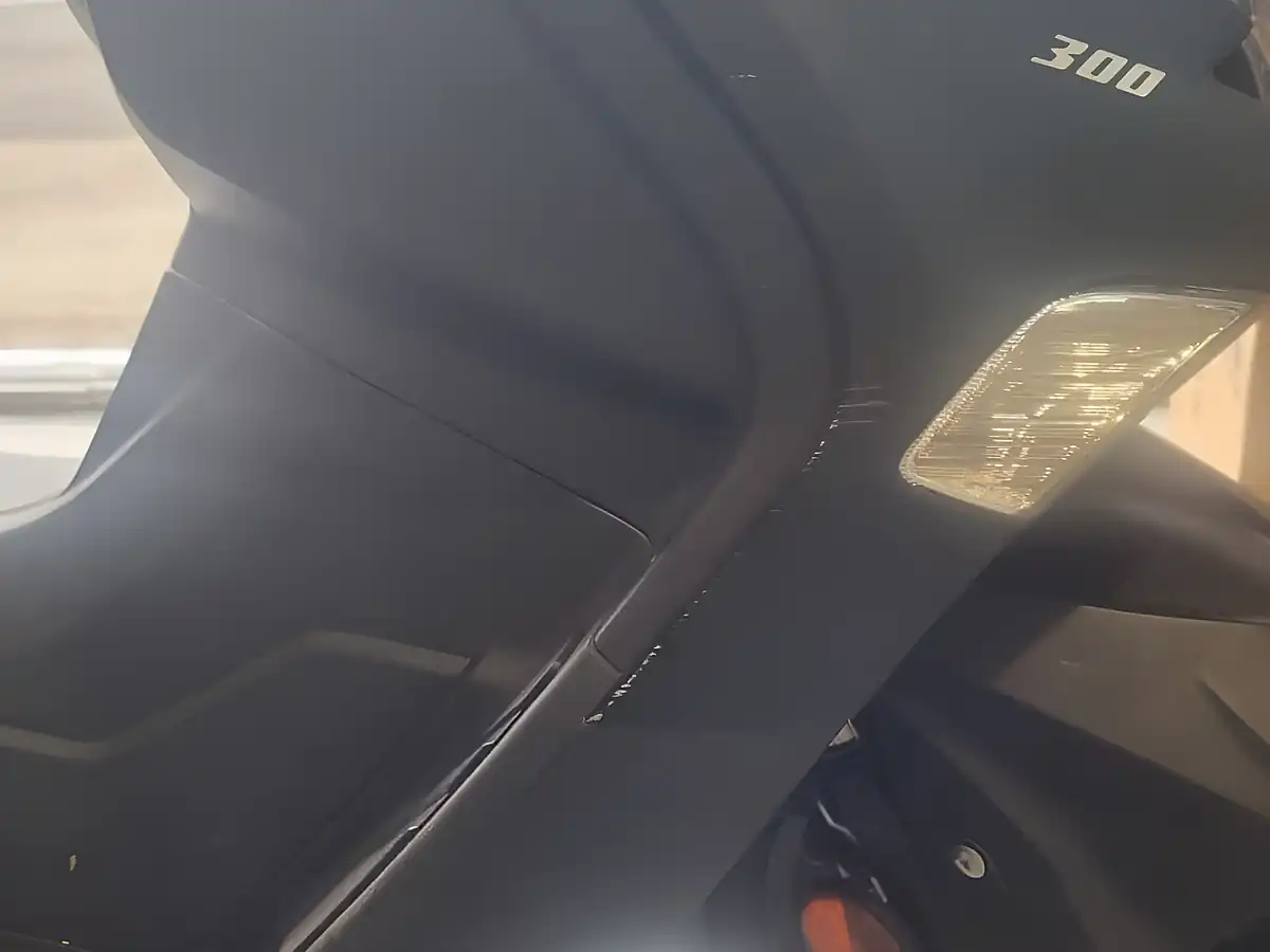 Used 2024 Sym Joymax Z 300 Black - Interior and Exterior details 9