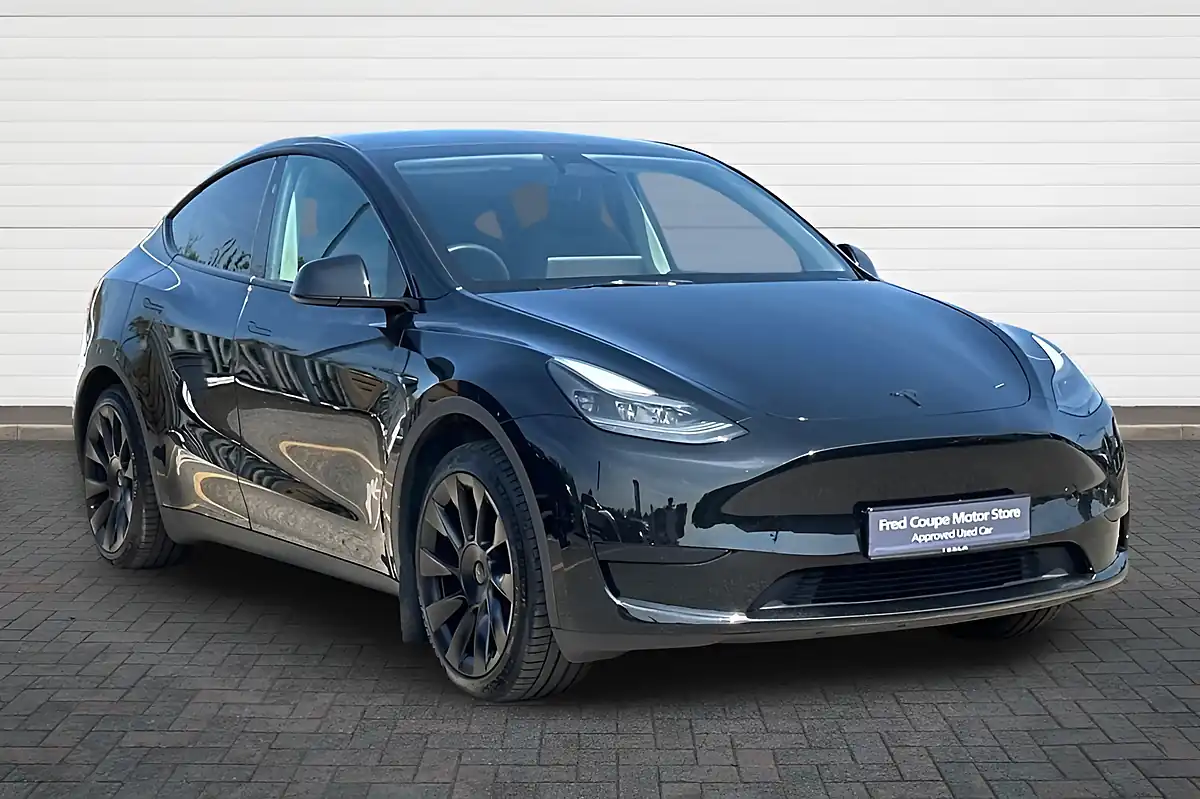 Used 2024 Tesla Model Y SUV 5dr Black - Front View
