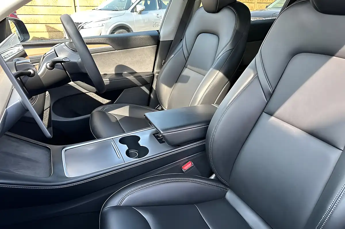 Used 2024 Tesla Model Y SUV 5dr Black - Interior and Exterior details 11
