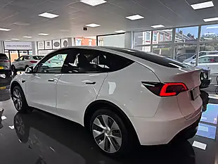 Used 2024 Tesla Model Y White - Interior and Exterior details 10