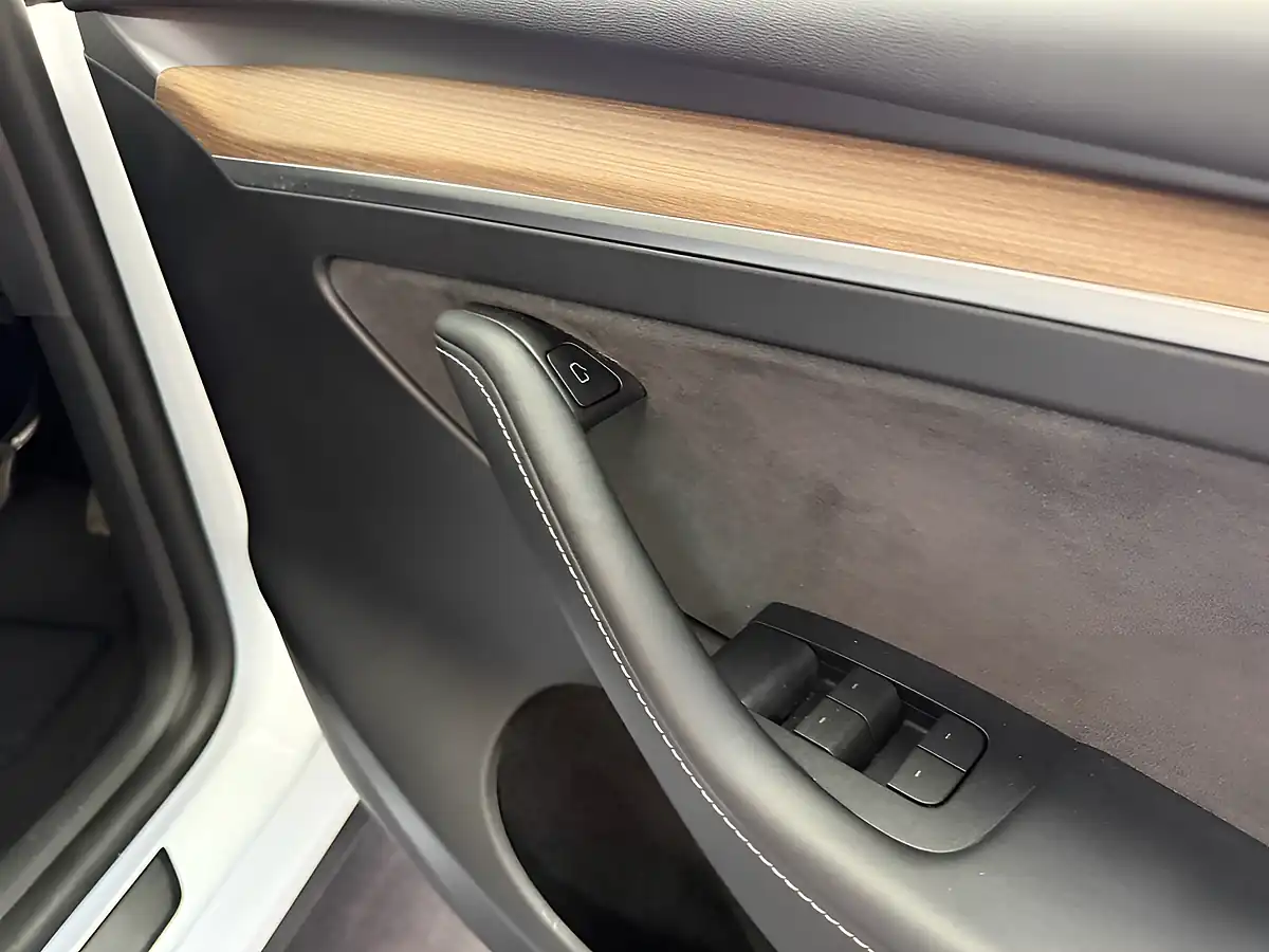 Used 2024 Tesla Model Y White - Interior and Exterior details 14