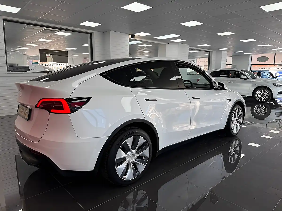 Used 2024 Tesla Model Y White - Interior and Exterior details 2