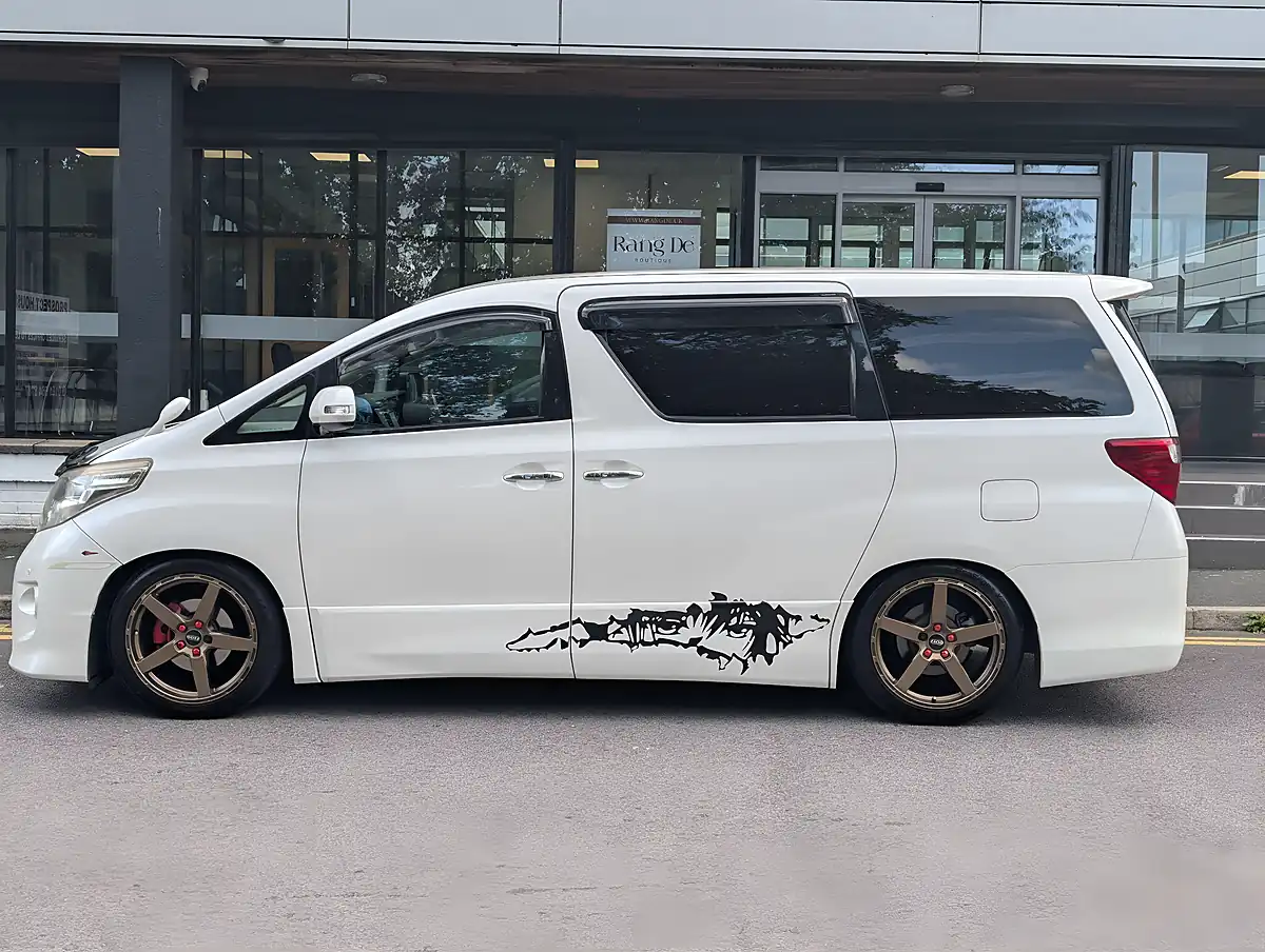 Used 2024 Toyota Alphard - Interior and Exterior details 4