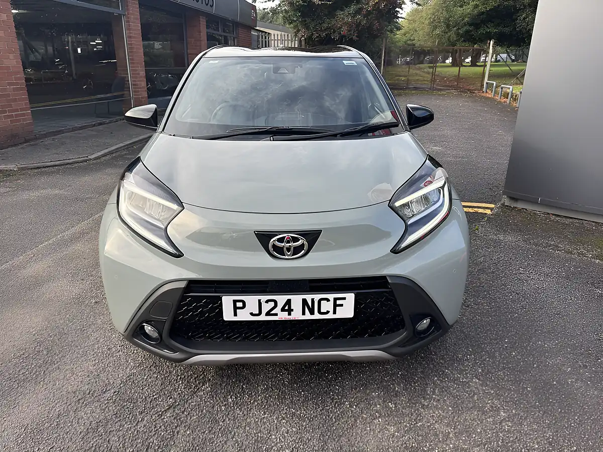 Used 2024 Toyota Aygo X Exclusive Green - Interior and Exterior details 7