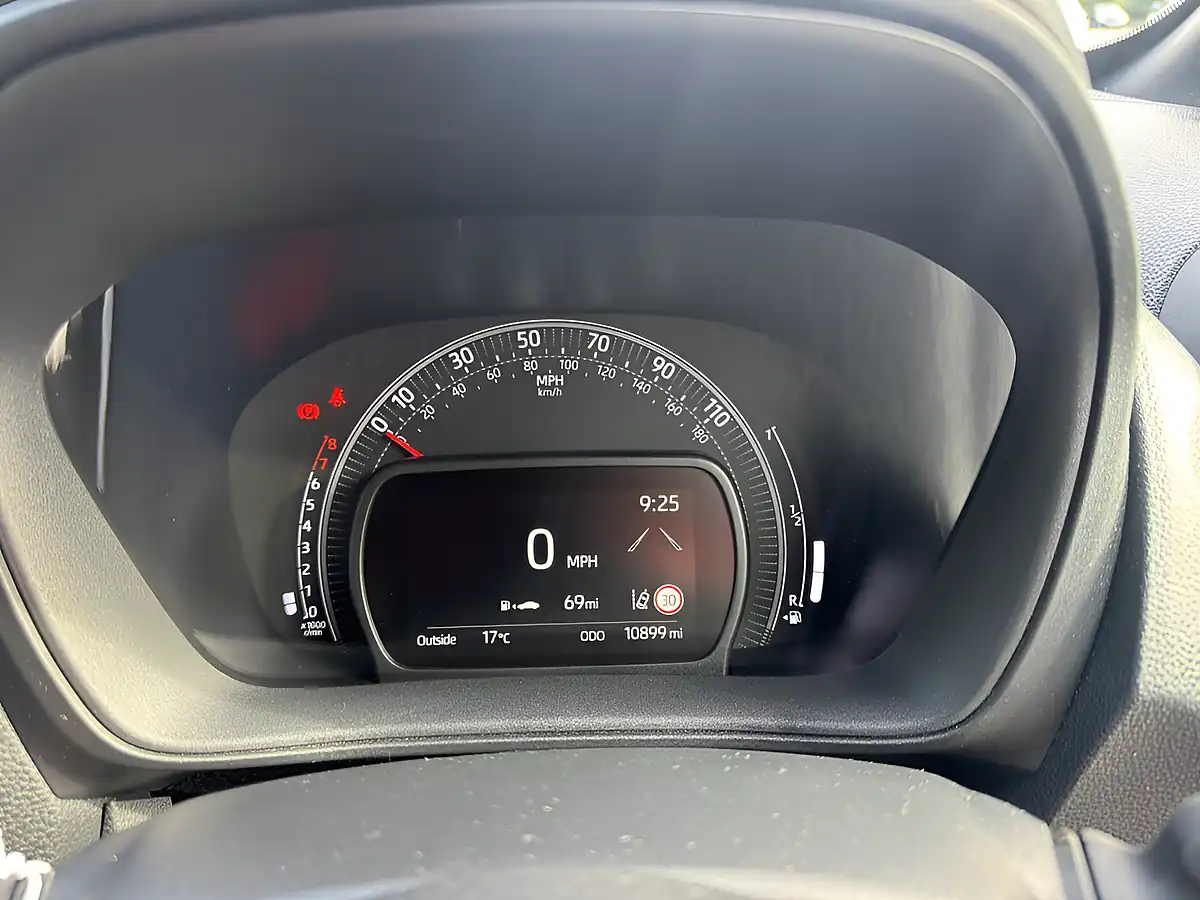Used 2024 Toyota Aygo X Exclusive Green - Interior and Exterior details 8