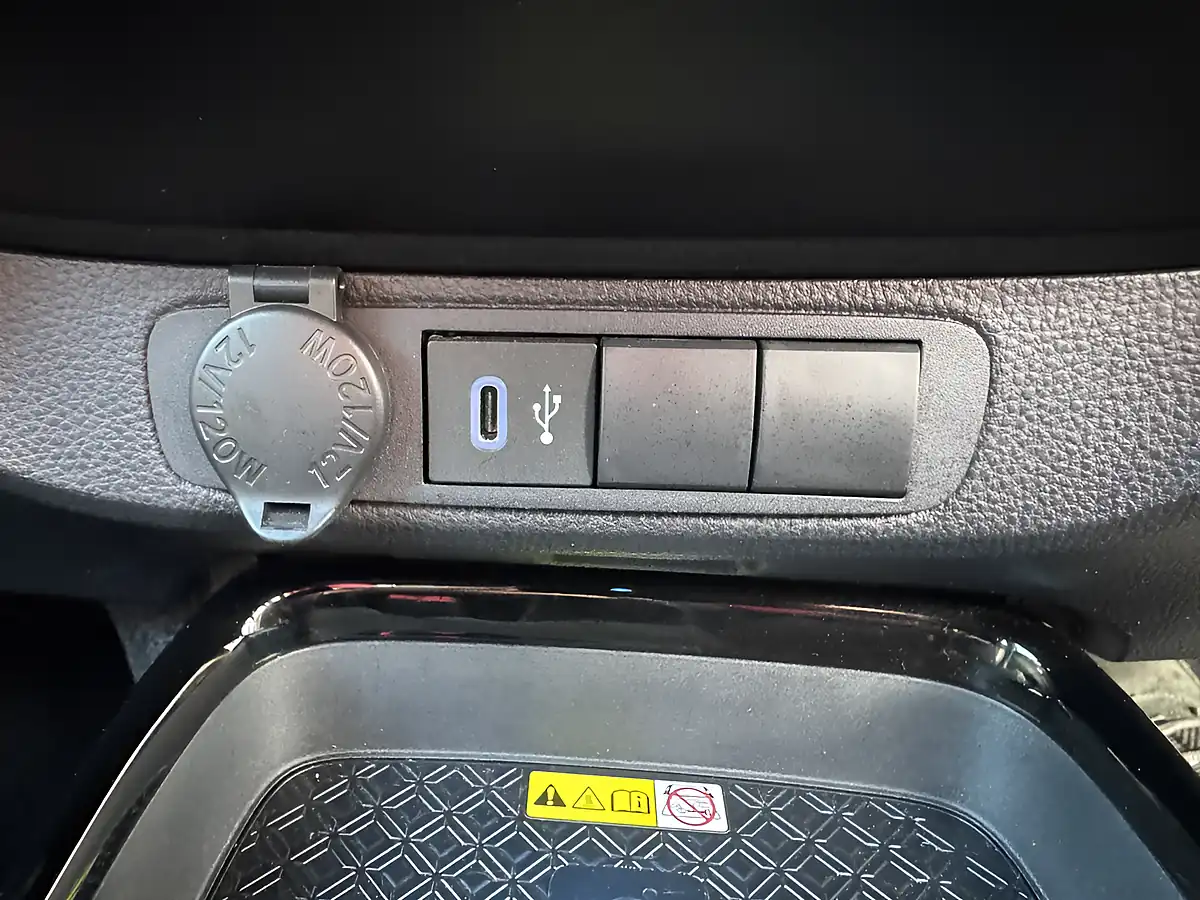 Used 2024 Toyota Aygo X Exclusive Green - Interior and Exterior details 9