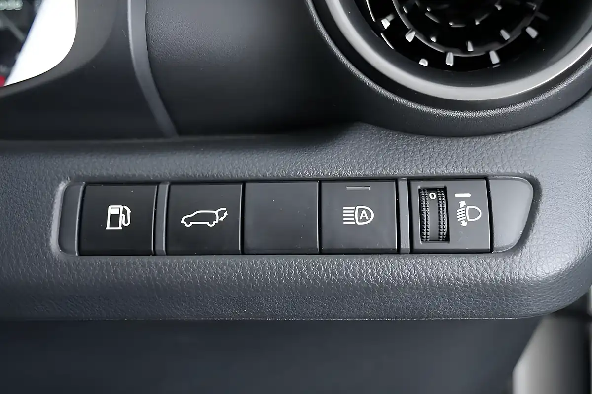 Used 2024 Toyota C-Hr Design Silver - Interior and Exterior details 14