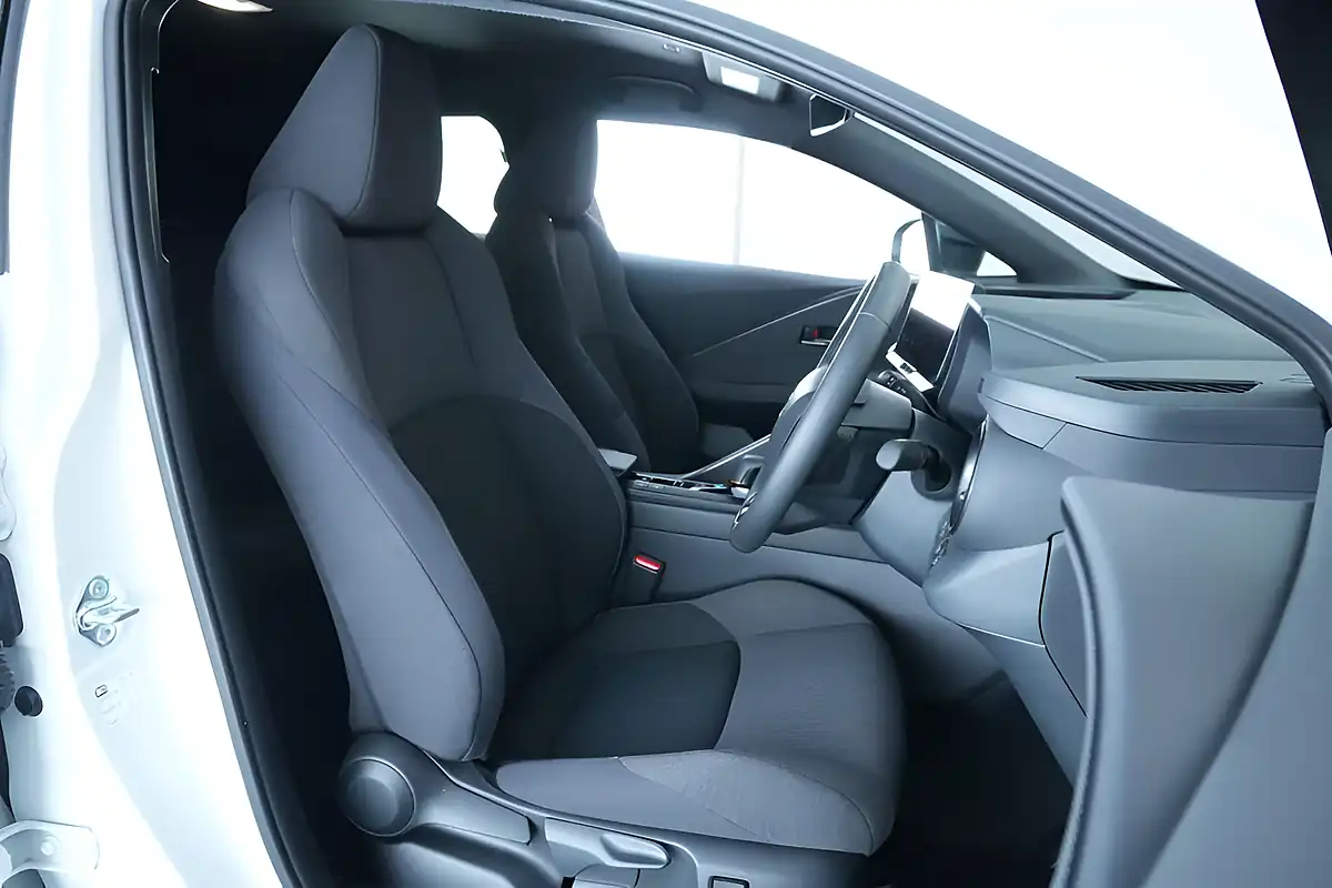Used 2024 Toyota C-Hr Design White - Interior and Exterior details 10