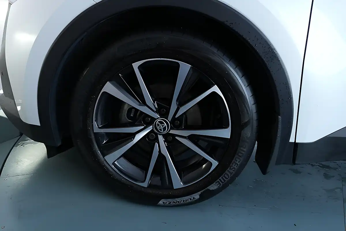Used 2024 Toyota C-Hr Design White - Interior and Exterior details 17