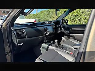 Used 2024 Toyota Hilux Invincible X Country Sports Edition Double Cab Bronze - Interior and Exterior details 15