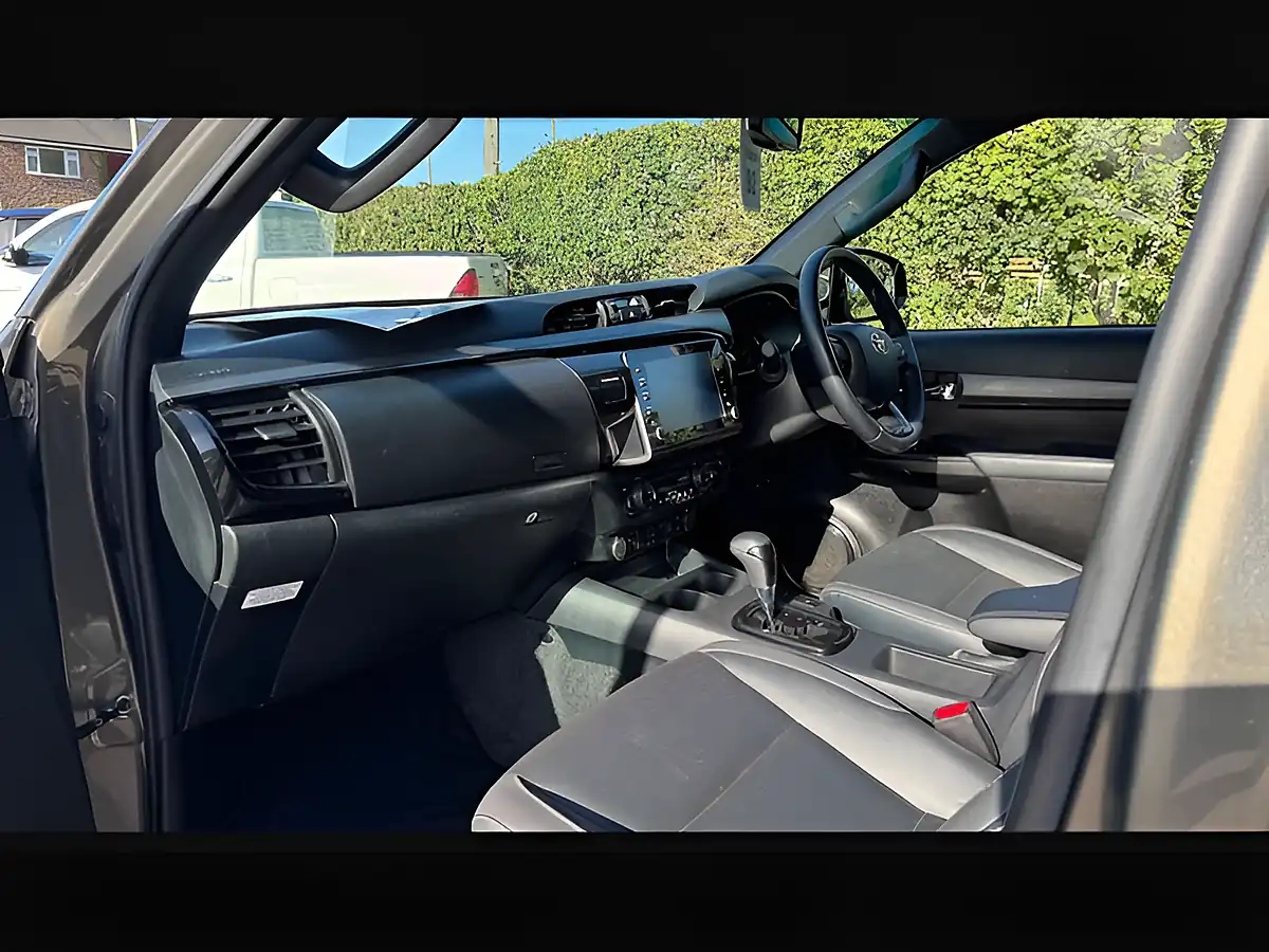 Used 2024 Toyota Hilux Invincible X Country Sports Edition Double Cab Bronze - Interior and Exterior details 15