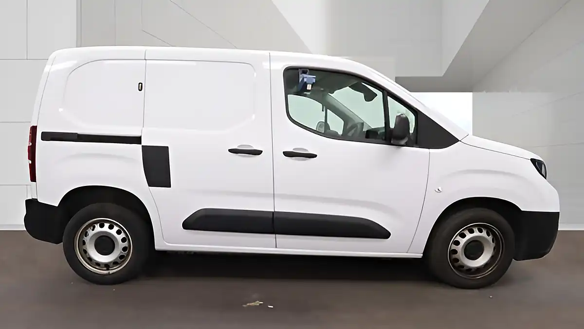 Used 2024 Toyota Proace Active Short Panel Van White - Interior and Exterior details 5