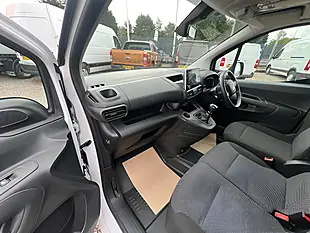 Used 2024 Toyota Proace City Icon White - Interior and Exterior details 11