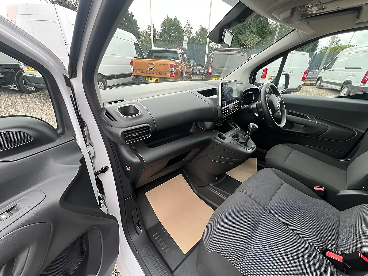 Used 2024 Toyota Proace City Icon White - Interior and Exterior details 11