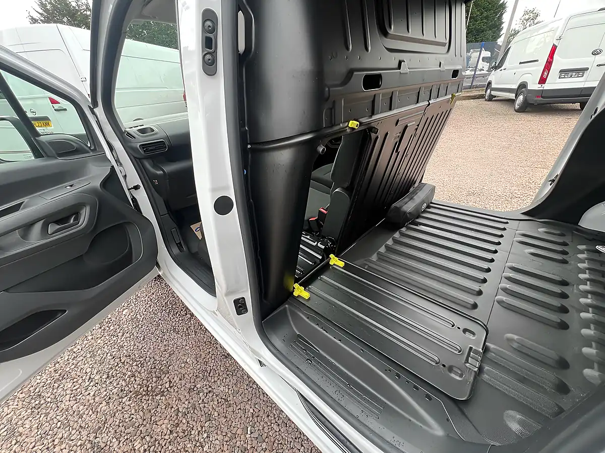 Used 2024 Toyota Proace City Icon White - Interior and Exterior details 12