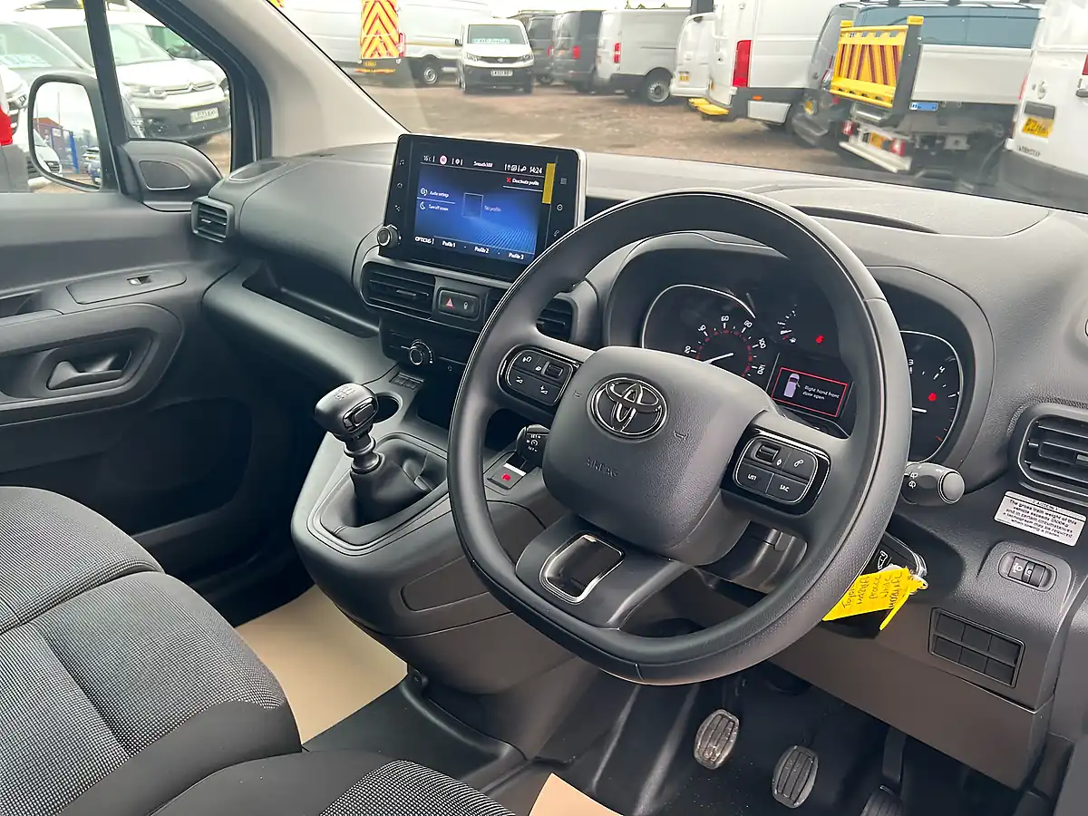 Used 2024 Toyota Proace City Icon White - Interior and Exterior details 14