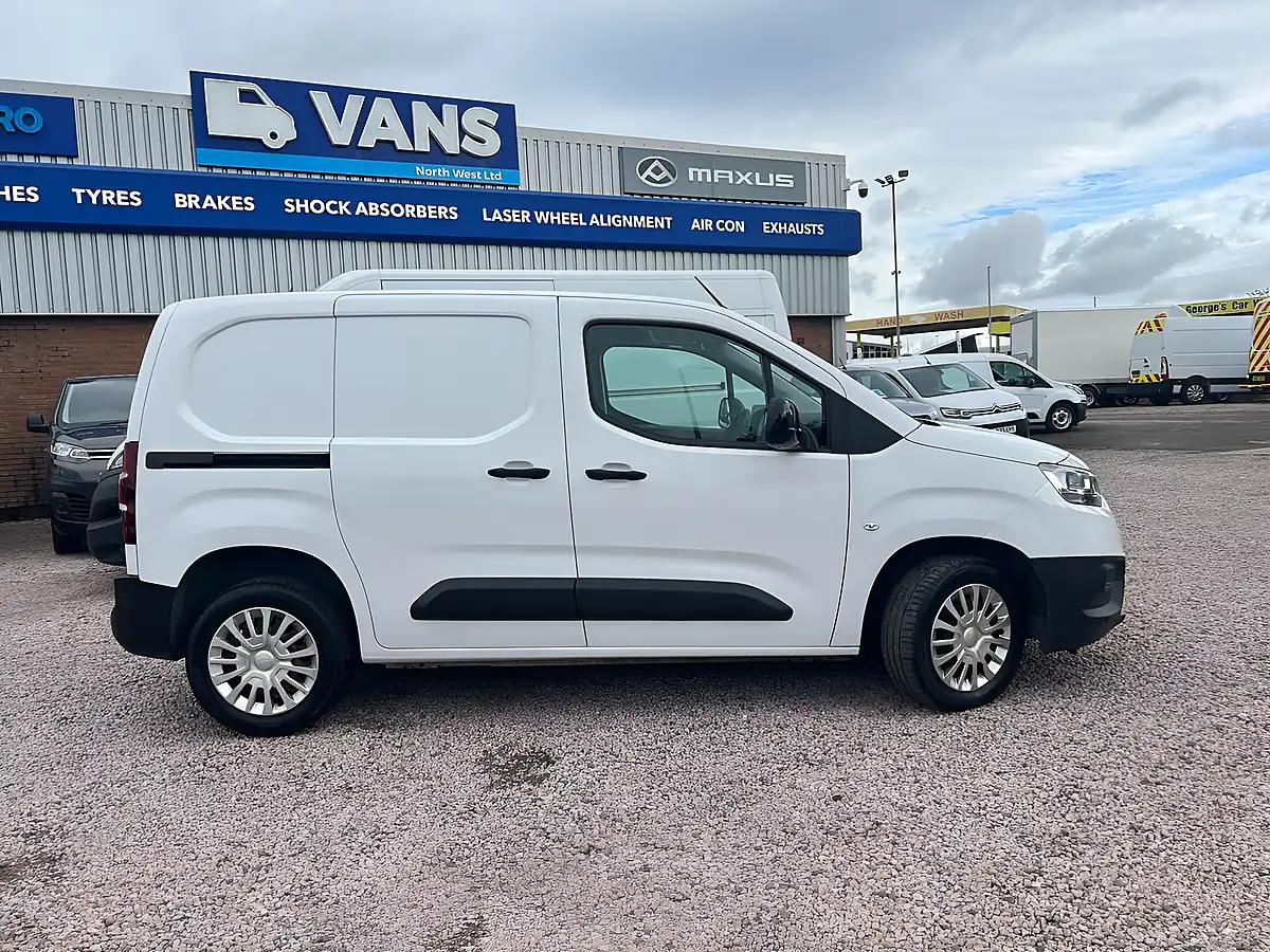 Used 2024 Toyota Proace City Icon White - Interior and Exterior details 2