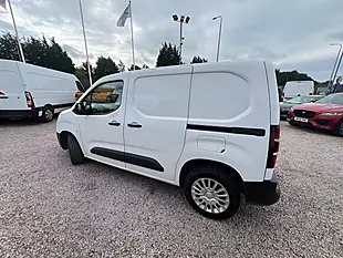 Used 2024 Toyota Proace City Icon White - Interior and Exterior details 5