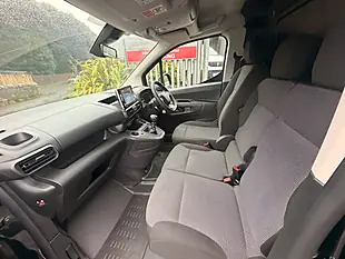 Used 2024 Toyota Proace Icon Short Panel Van Black - Interior and Exterior details 16