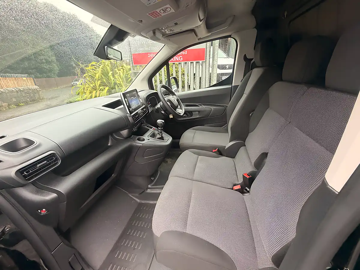 Used 2024 Toyota Proace Icon Short Panel Van Black - Interior and Exterior details 16
