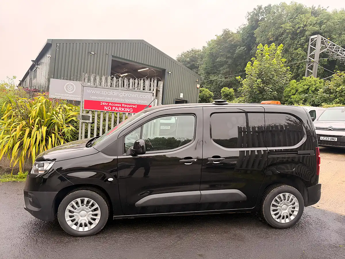 Used 2024 Toyota Proace Icon Short Panel Van Black - Interior and Exterior details 4