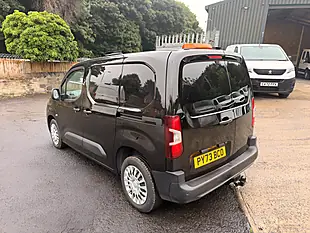Used 2024 Toyota Proace Icon Short Panel Van Black - Interior and Exterior details 5