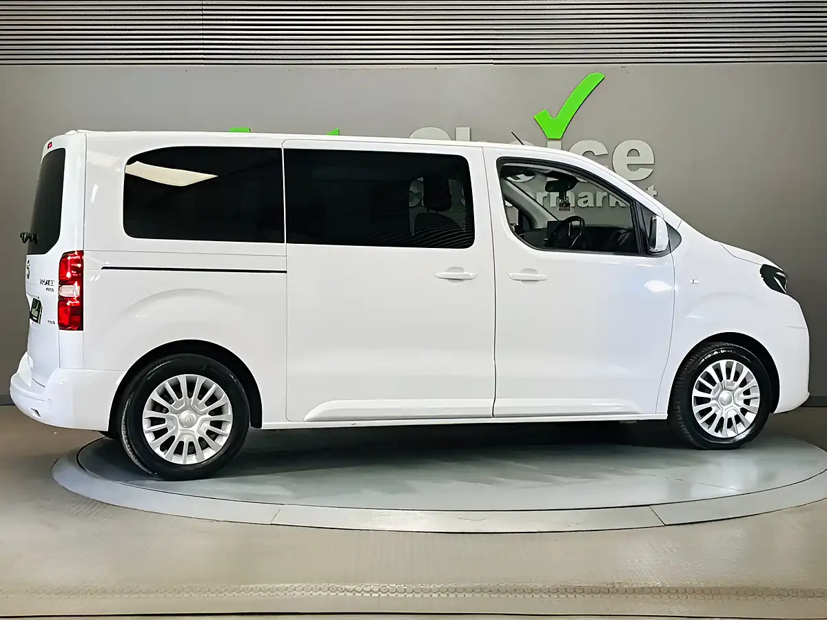 Used 2024 Toyota Proace Verso Icon White - Interior and Exterior details 16