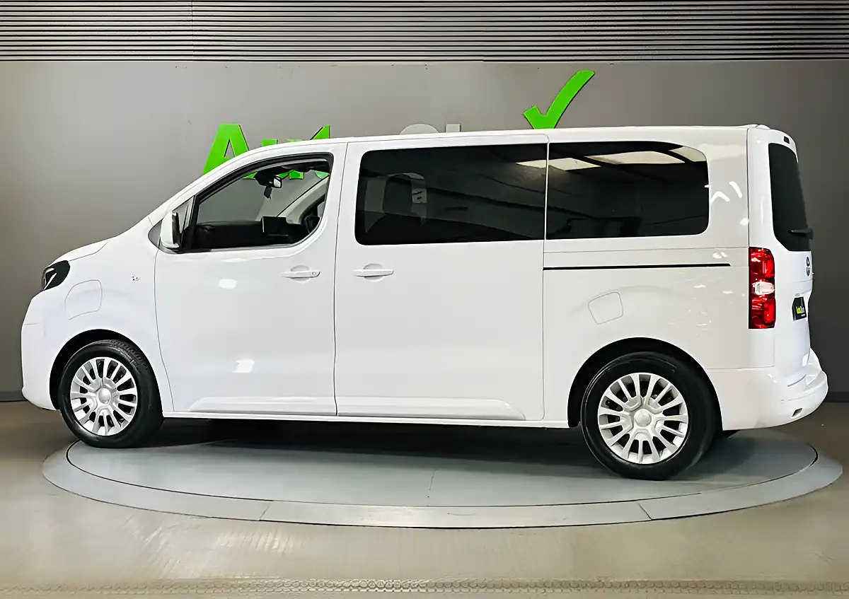 Used 2024 Toyota Proace Verso Icon White - Interior and Exterior details 9