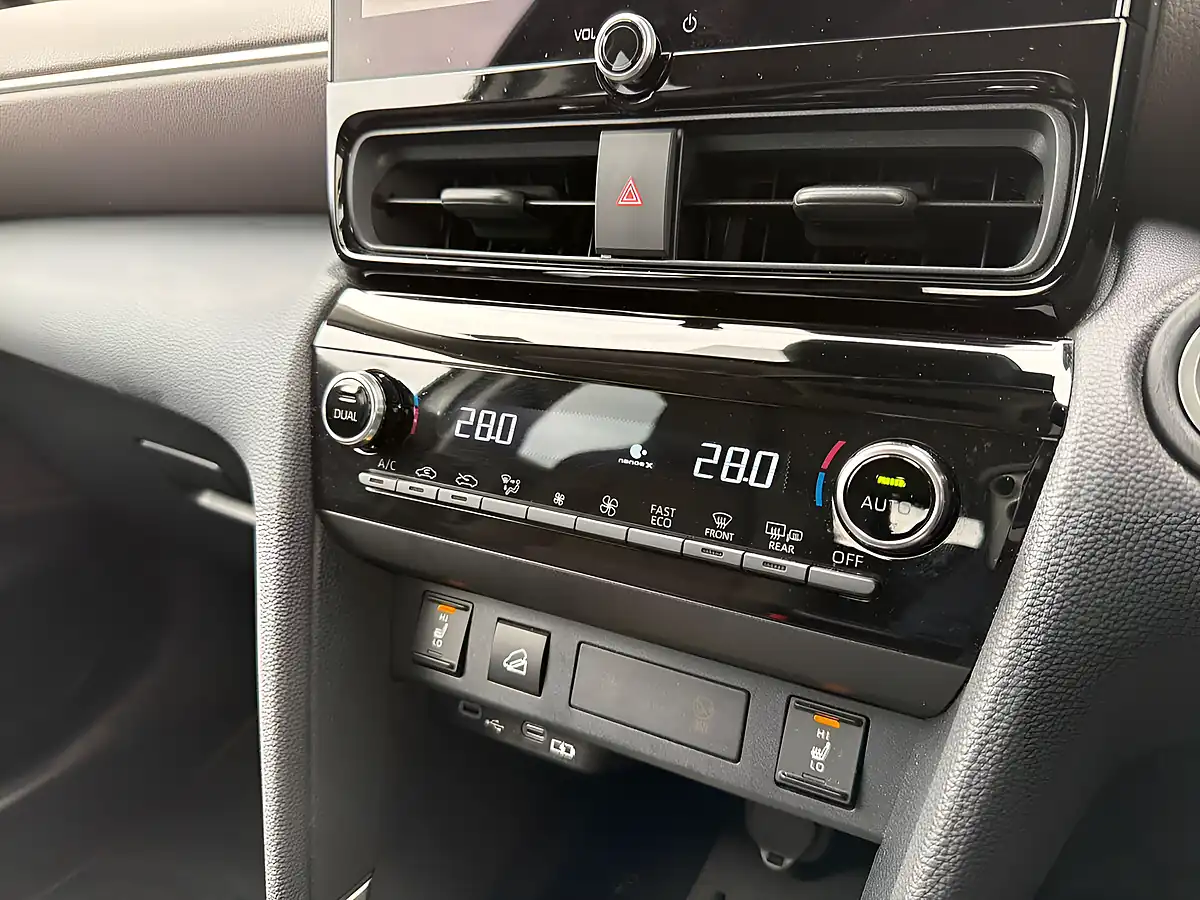 Used 2024 Toyota Yaris Cross Excel Silver - Interior and Exterior details 11