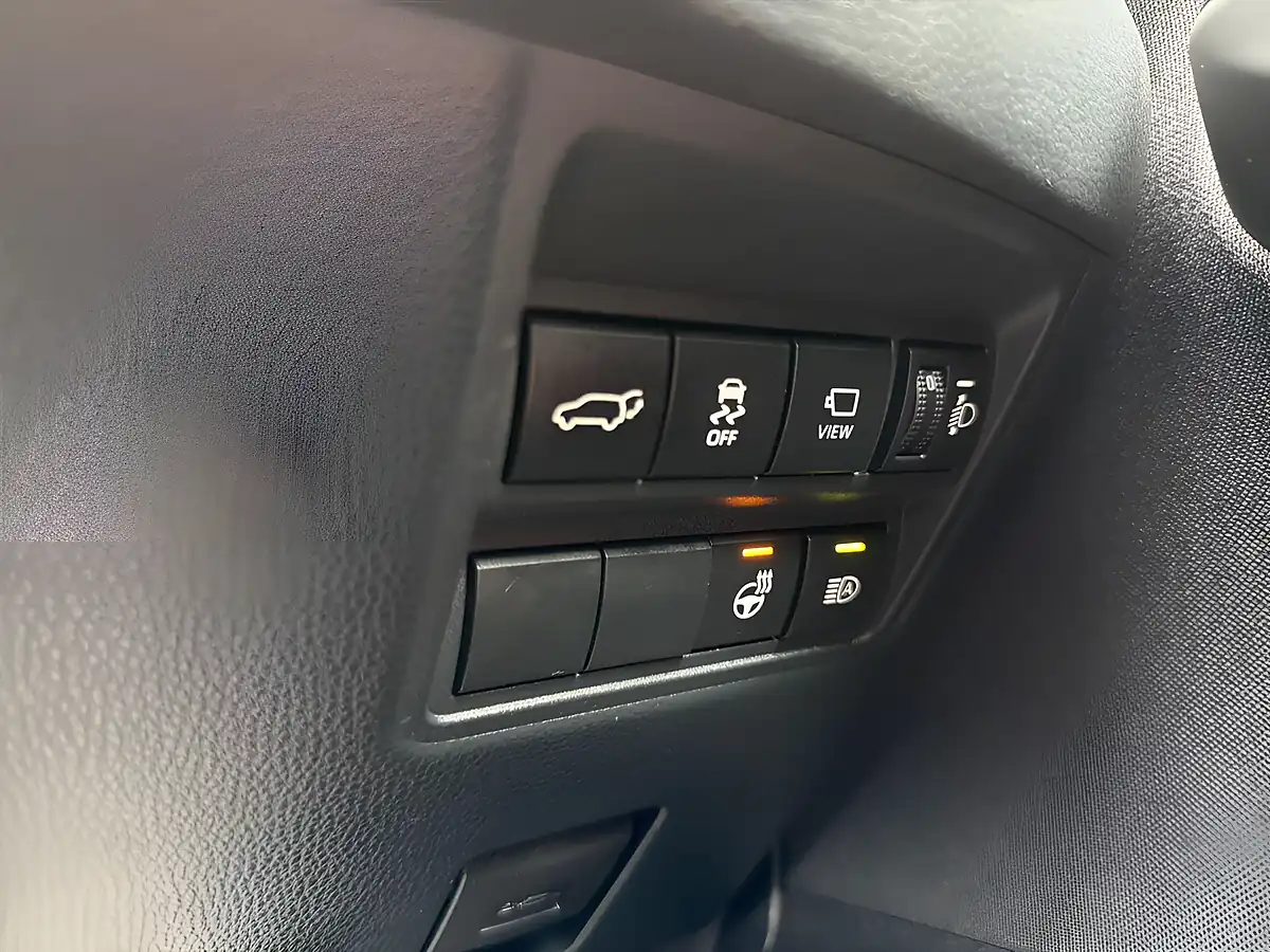 Used 2024 Toyota Yaris Cross Excel Silver - Interior and Exterior details 17