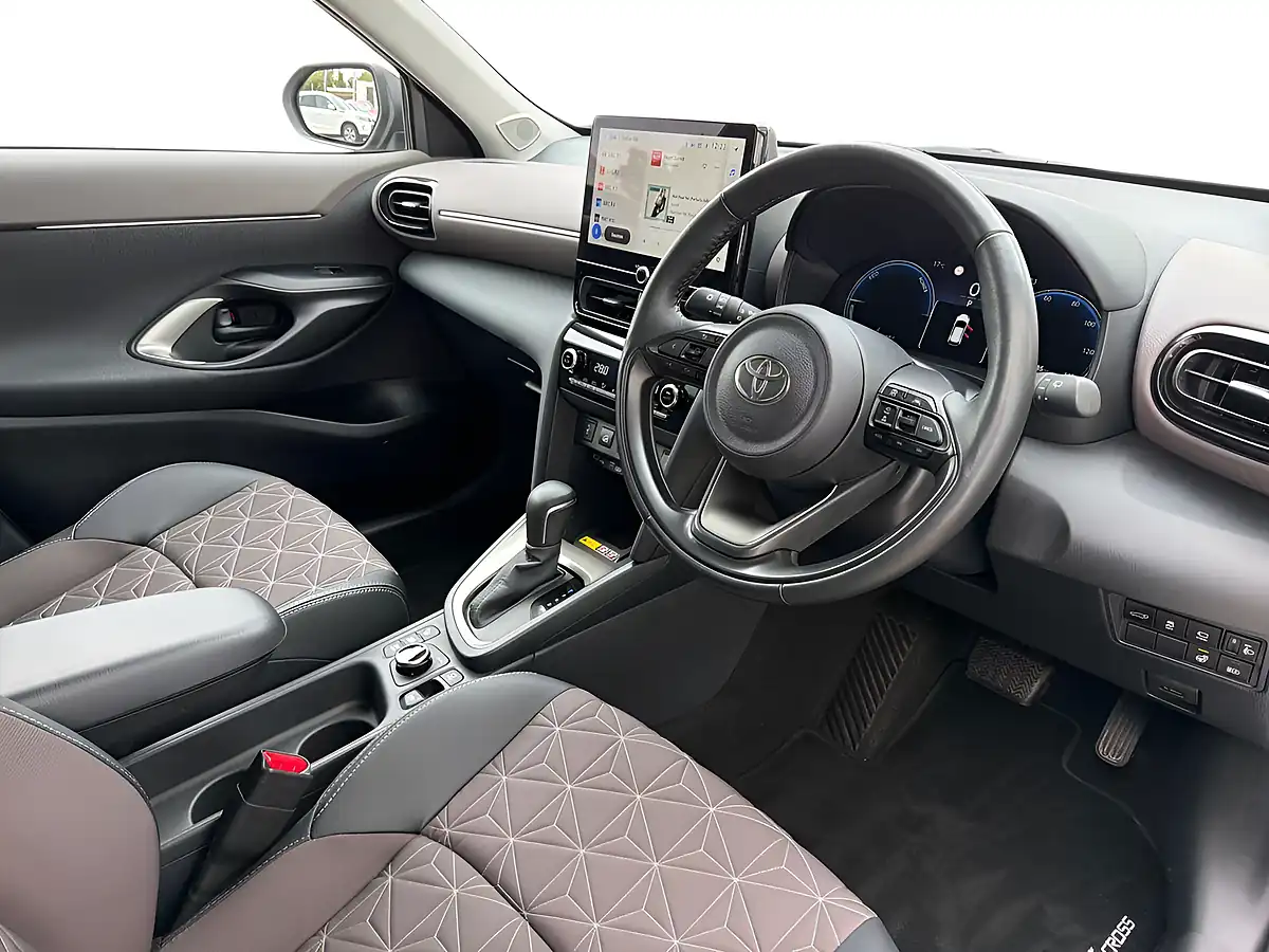 Used 2024 Toyota Yaris Cross Excel Silver - Interior and Exterior details 7