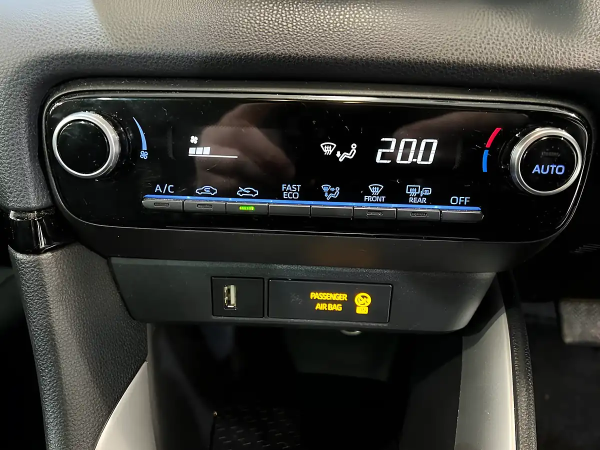 Used 2024 Toyota Yaris Design White - Interior and Exterior details 11