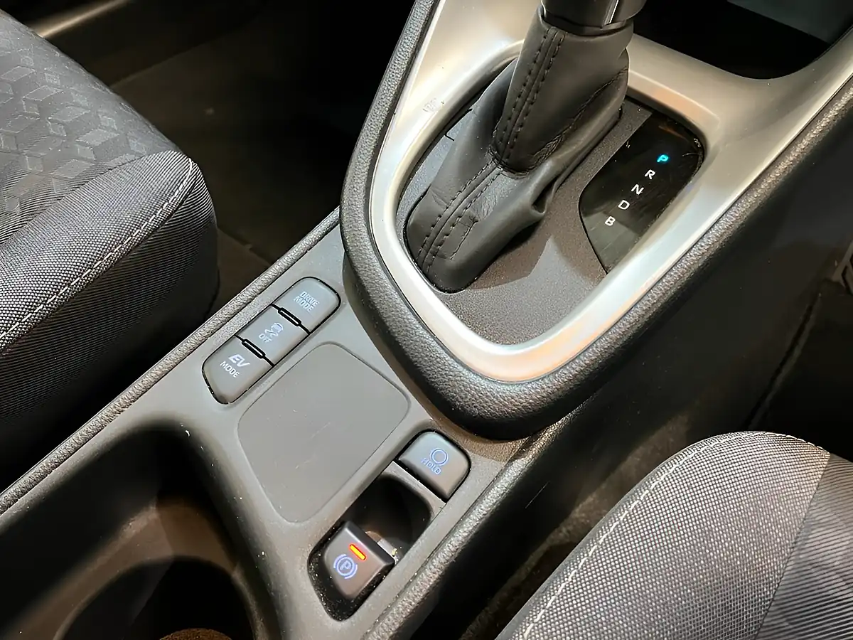 Used 2024 Toyota Yaris Design White - Interior and Exterior details 13